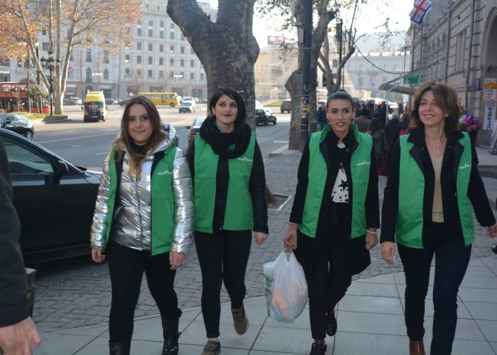 ფრესკოს საქველმოქმედო ფონდის წინა საშობაო აქცია.