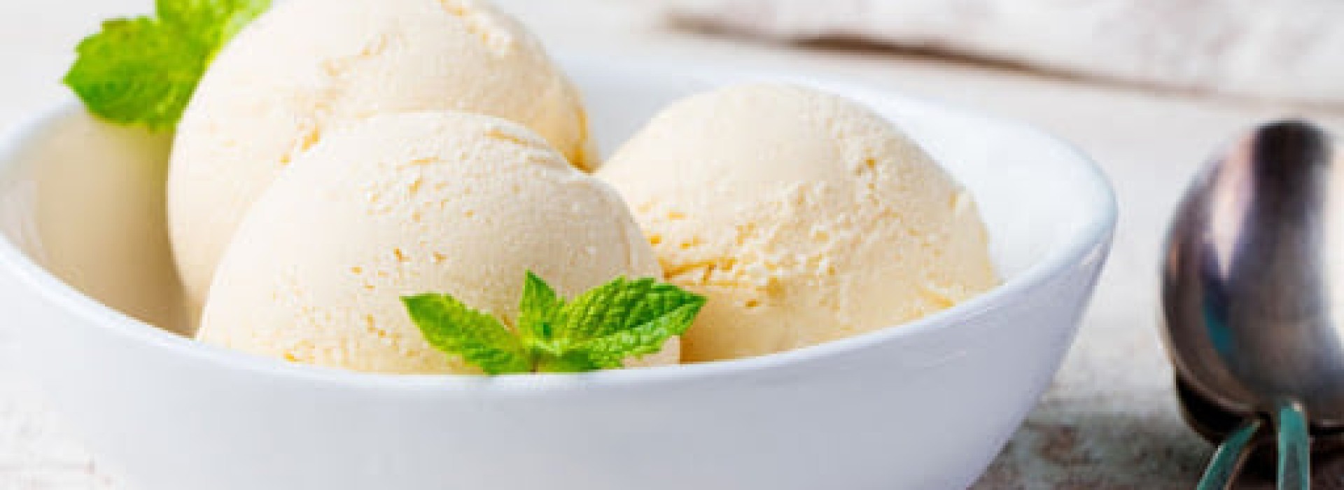 Prepare vanilla ice cream at home